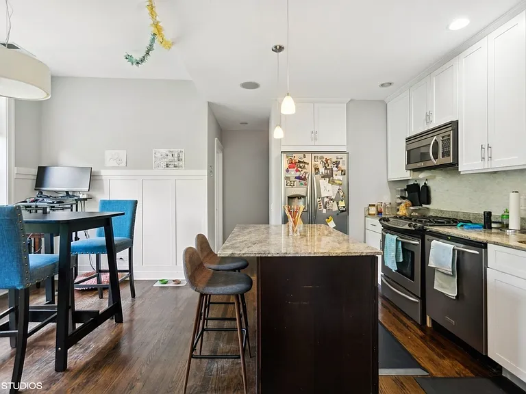 3645 N Wilton Ave #2 — Photo 18