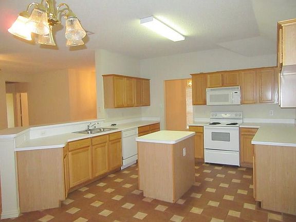 5th image of 5509 Tulip Dr