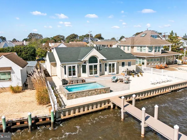 673 Bay View Dr, Toms River, NJ 08753