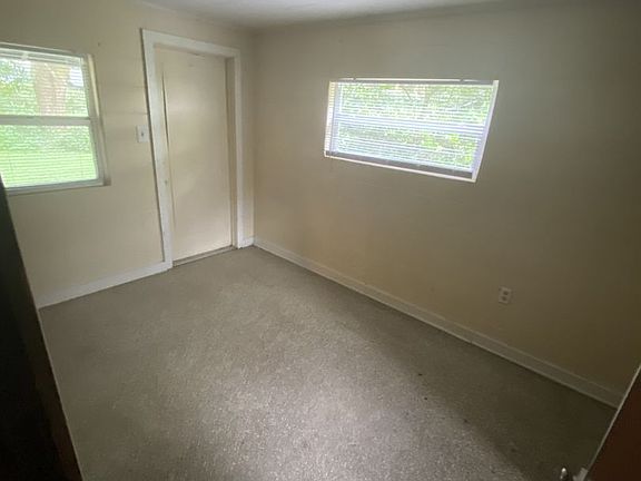 4th image of 121 Dora Ave