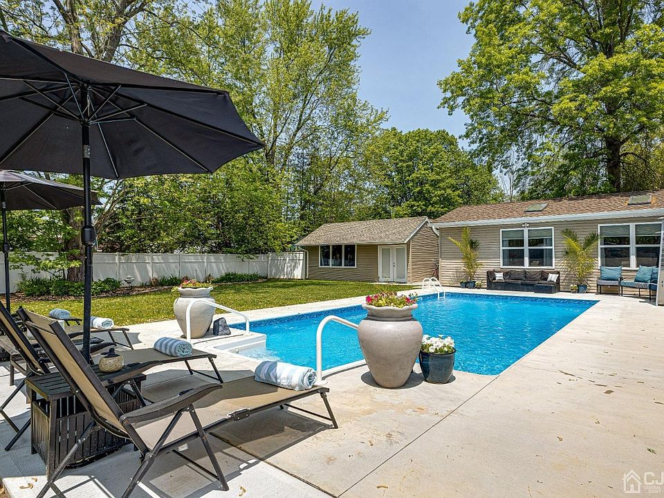 16 Lakeridge Dr, Matawan, NJ 07747 Zillow