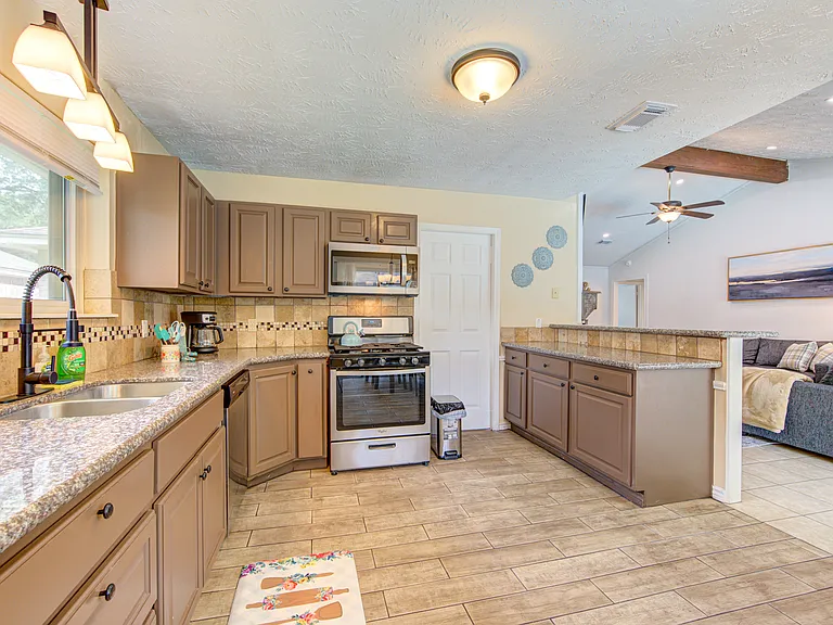 9126 Benwick Dr — Photo 25