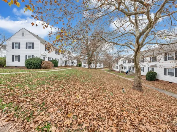 2BD/1BA - Walking Distance to Downtown and W&L!