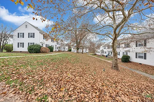 2BD/1BA - Walking Distance to Downtown and W&L! Photo 1