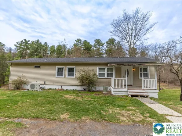 1945 Hickory Rd, Palmerton, PA 18071