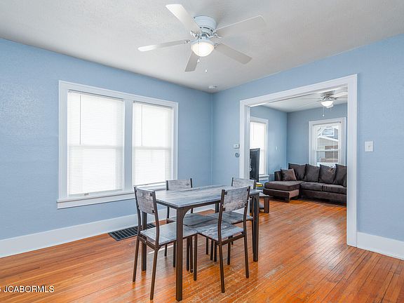 4th image of 1304 Cottage Ln