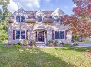 26 Ash St, Basking Ridge, NJ 07920