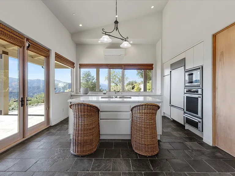 38 Asoleado Dr — Photo 21