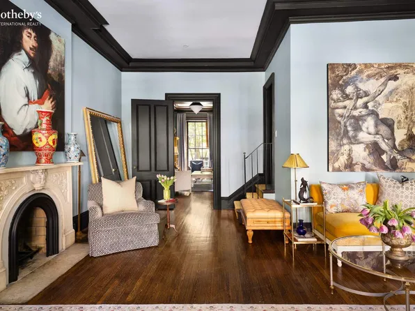 244 East 49th Street image 3 of 20