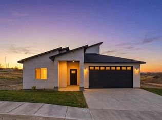 405 Hogan St, Sunnyside, WA