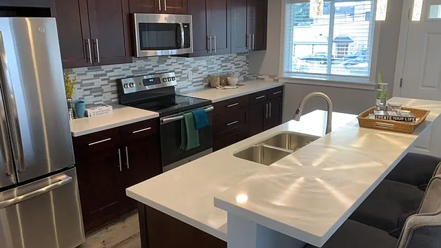 Highridge Apartments — Photo 4
