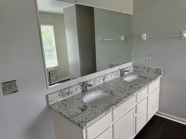 5990 Rings Rd — Photo 31
