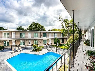 Tradewinds Condominiums — Photo 2