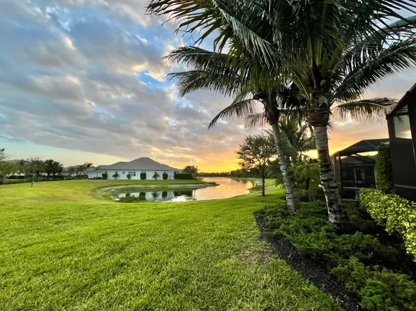 3242 Belon Ln, Naples, FL 34114