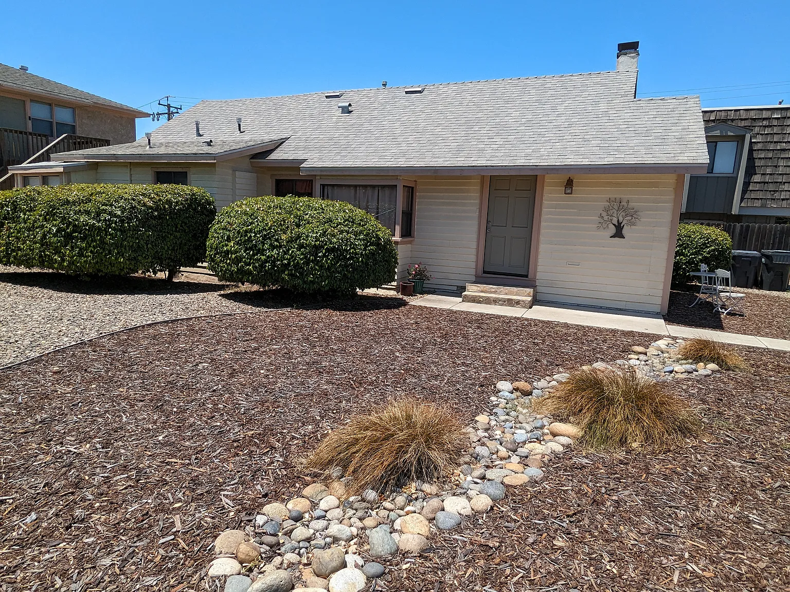 3 bed, 1300 sqft, $2,750 — Photo 1
