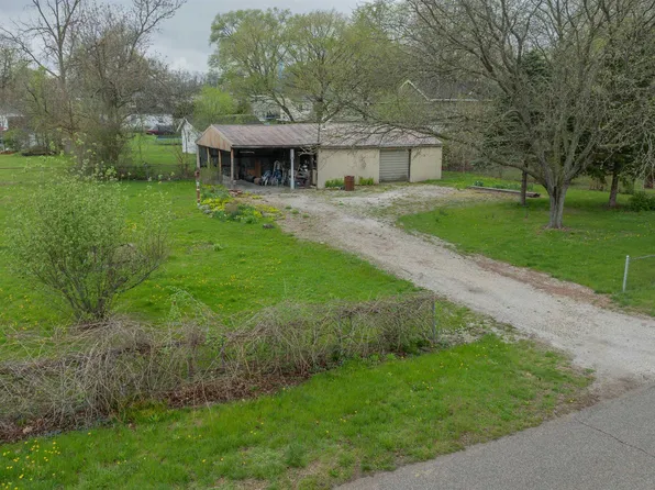 108 N Woodland Trl, Monticello, IN 47960