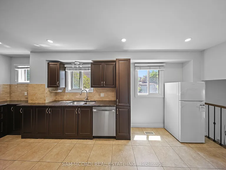 3949 Teakwood Dr — Photo 4