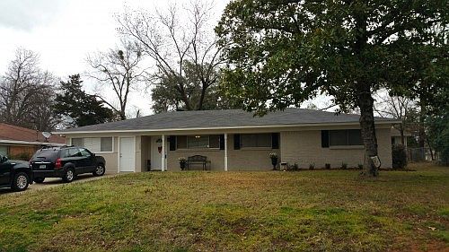 1st image of 1400 Columbia Dr