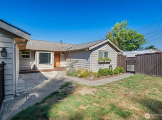 21845 15th Ave S, Seattle, WA