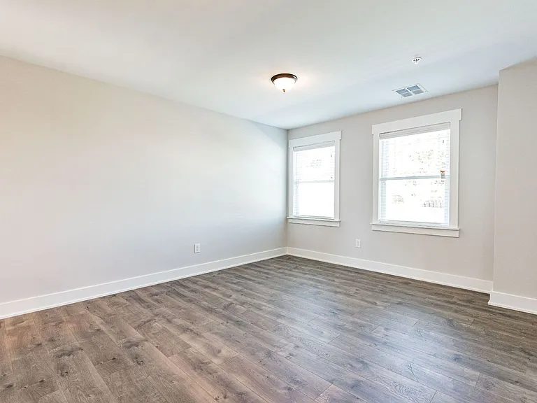 813 N O'Neil Street — Photo 4