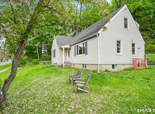 39 N Main St, Sharon, CT 06069