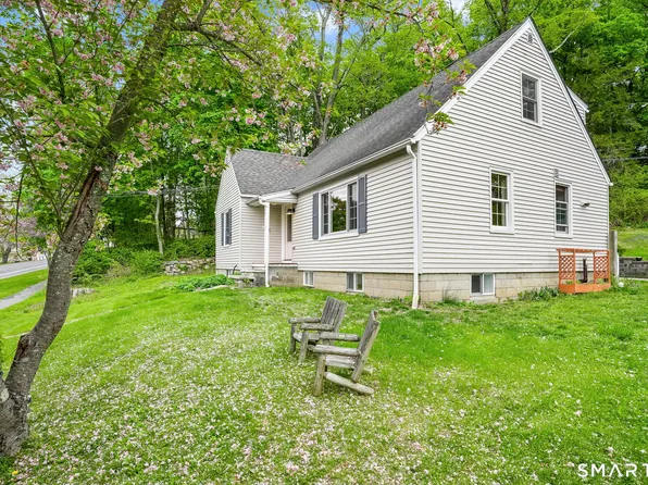 39 North Main Street, Sharon, CT 06069