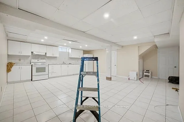 5723 Riverside Pl #BASEMENT — Photo 11
