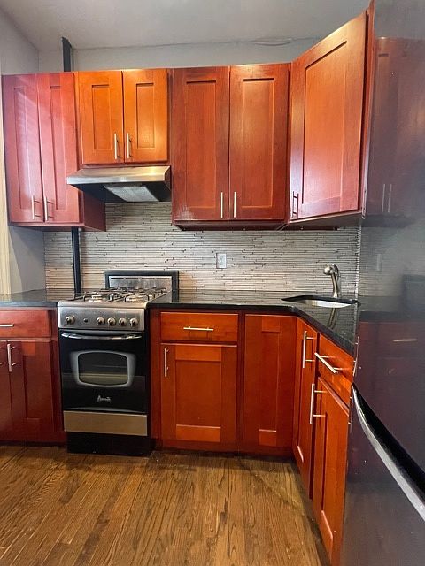 1st image of 266 16th St #1R