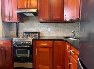 266 16th St #1R, Brooklyn, NY 11215