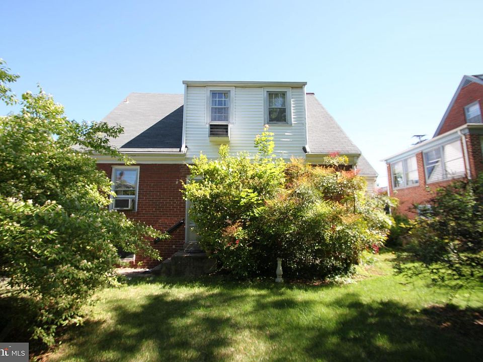 2nd image of 113 W Scanlon St