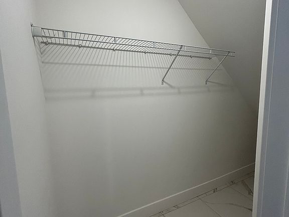 5th image of 467 Stewart Ave #1