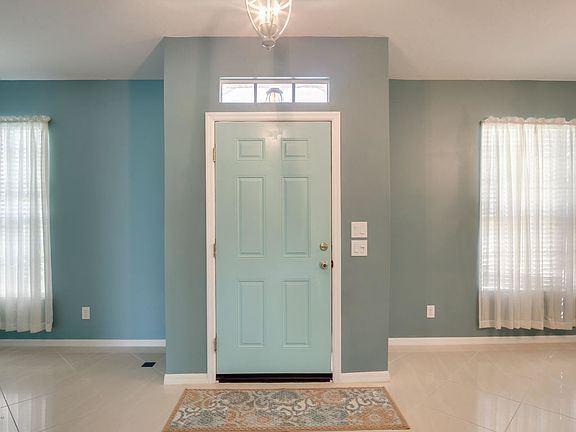 3rd image of 4011 Caparosa Cir