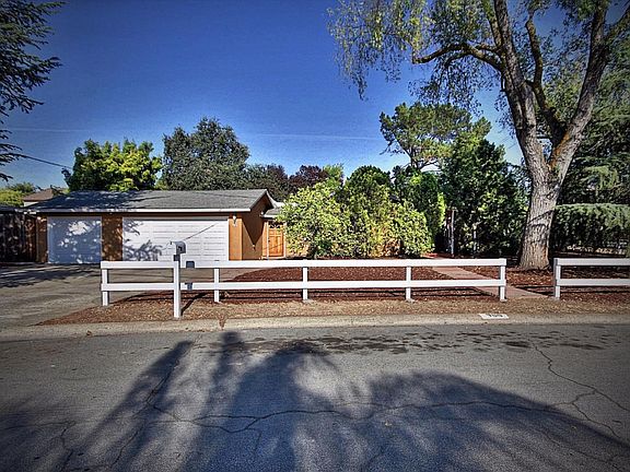 3rd image of 986 Salerno Dr