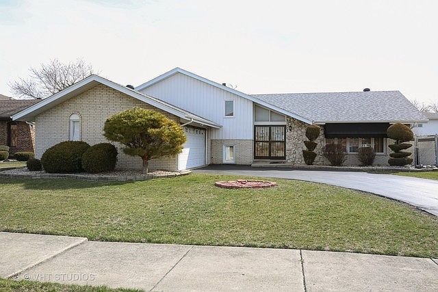 1st image of 16915 Merrill Ave
