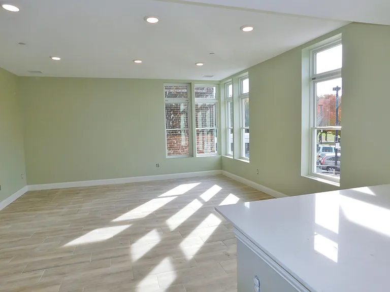 10 Roxbury St #2L — Photo 3