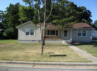 129 E 33rd St, Joplin, MO 64804