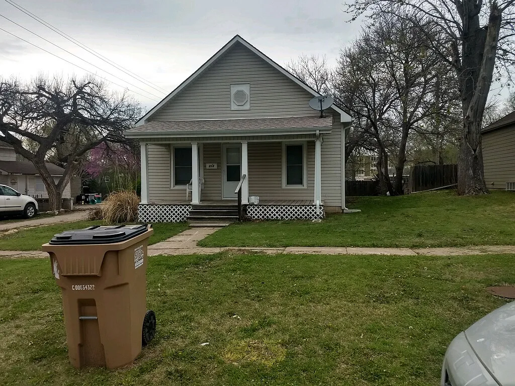2 bed, 960 sqft, $750 — Photo 1