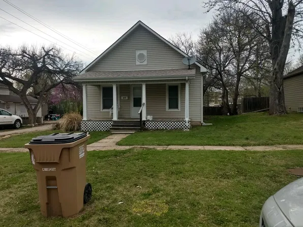 213 E Washington St, Lyons, KS 67554