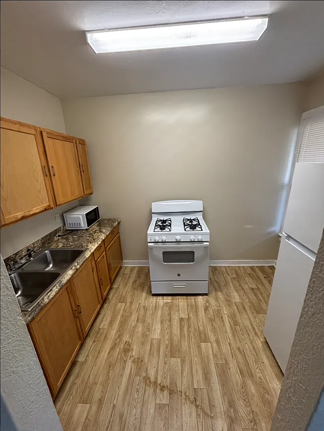 1 bed, 854 sqft, $750 — Photo 3