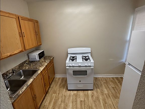 3rd image of 1819 Oakwood Ave #2