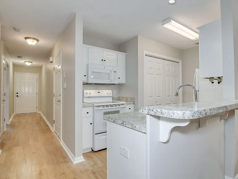 418 Northrop Pl — Photo 6