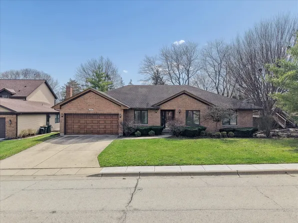 805 Furlong Dr, Libertyville, IL 60048