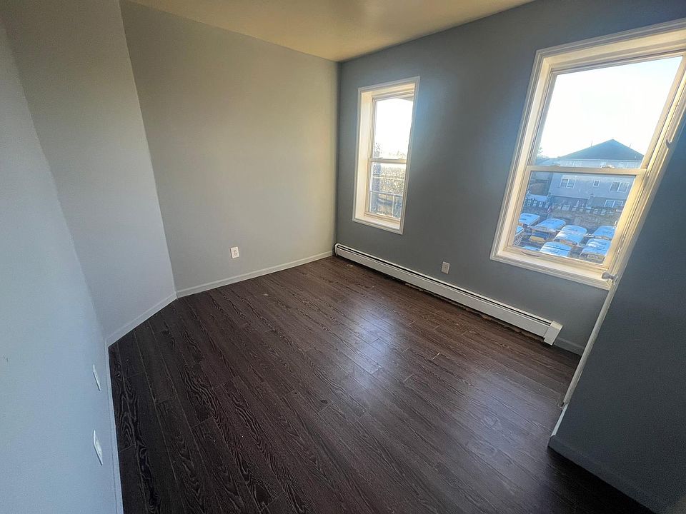 2nd image of 18 Jay St #Dd1