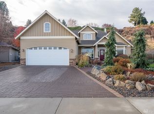 1613 Quail Hollow Ln, Wenatchee, WA 98801