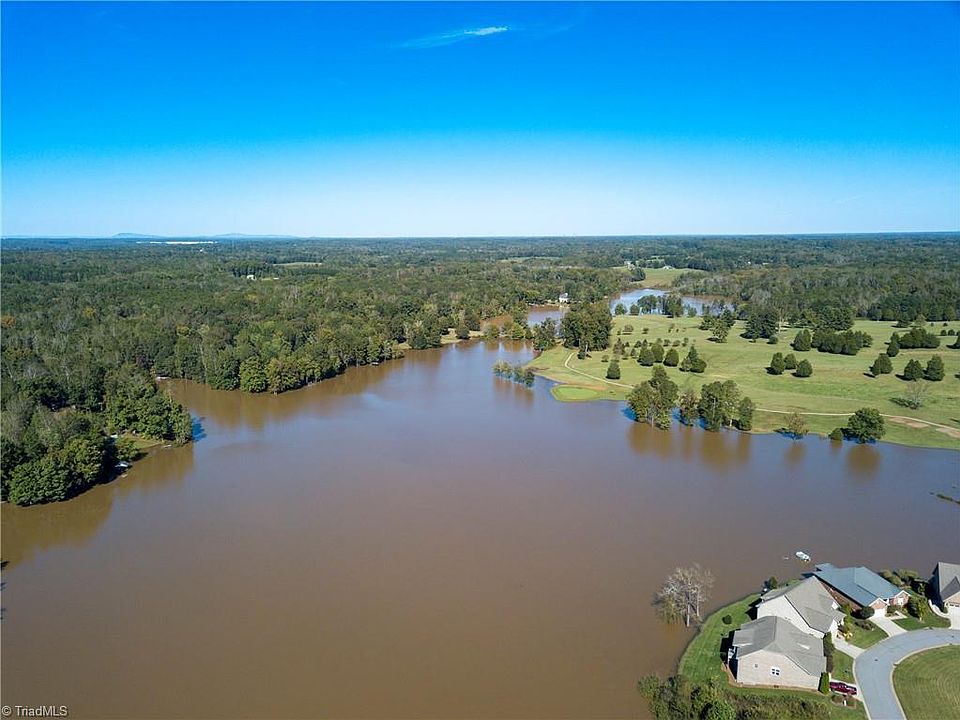 1st image of 192 Reserve Dr