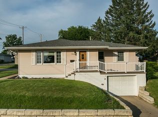 1740 Finley St, Dubuque, IA 52001