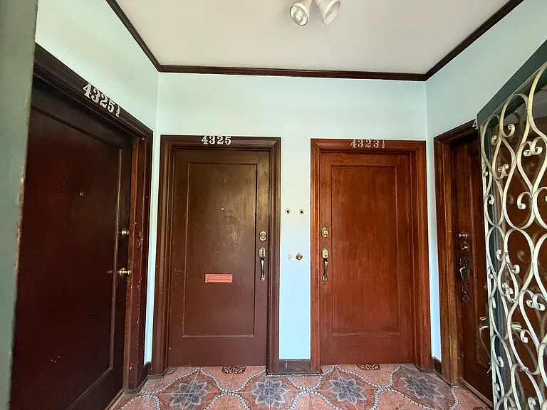 4323 Avocado St — Photo 15