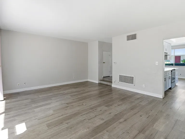6872 Lampson Ave — Photo 9