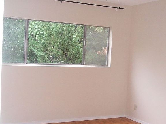 5th image of 14808 Blythe St APT 22