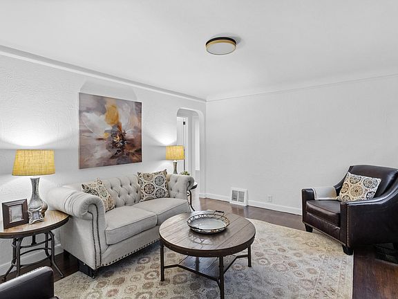 2nd image of 1843 Taylor Ave